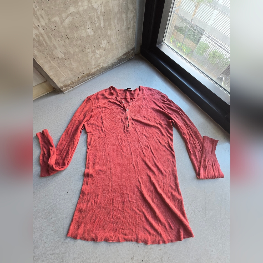 John Varvatos red, 4-button, pullover sweater sz L